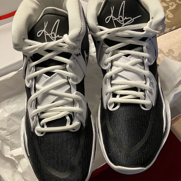 Nike Kyrie Infinity 4 TB Men Shoe - Picture 4 of 6